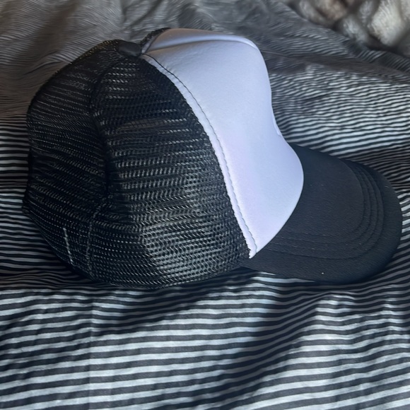 Heart Hat - Picture 2 of 3